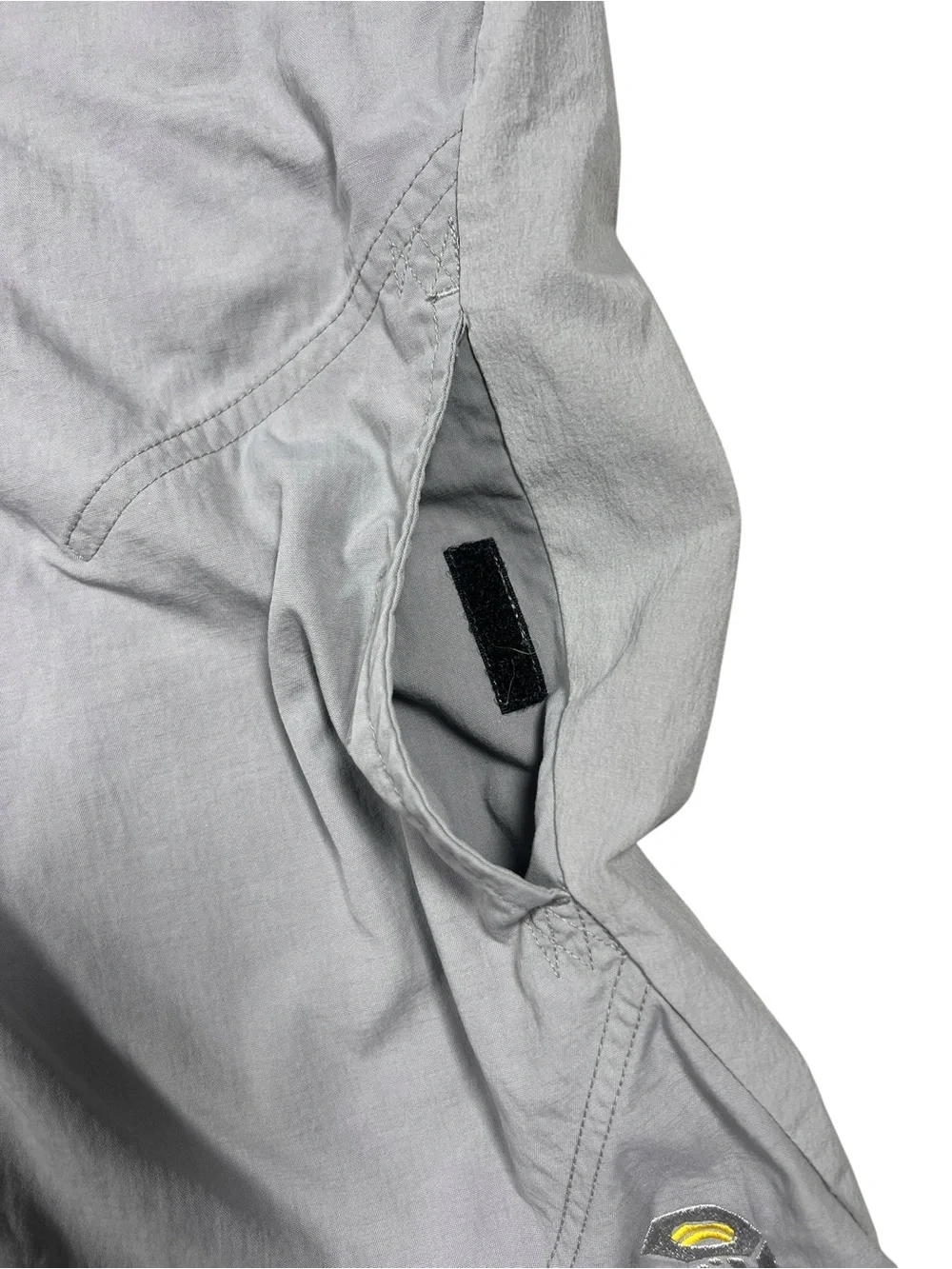 Mountain Hardwear Shorts Mens Large Gray Nylon Hiking Outdoor Climb 13” Inseam